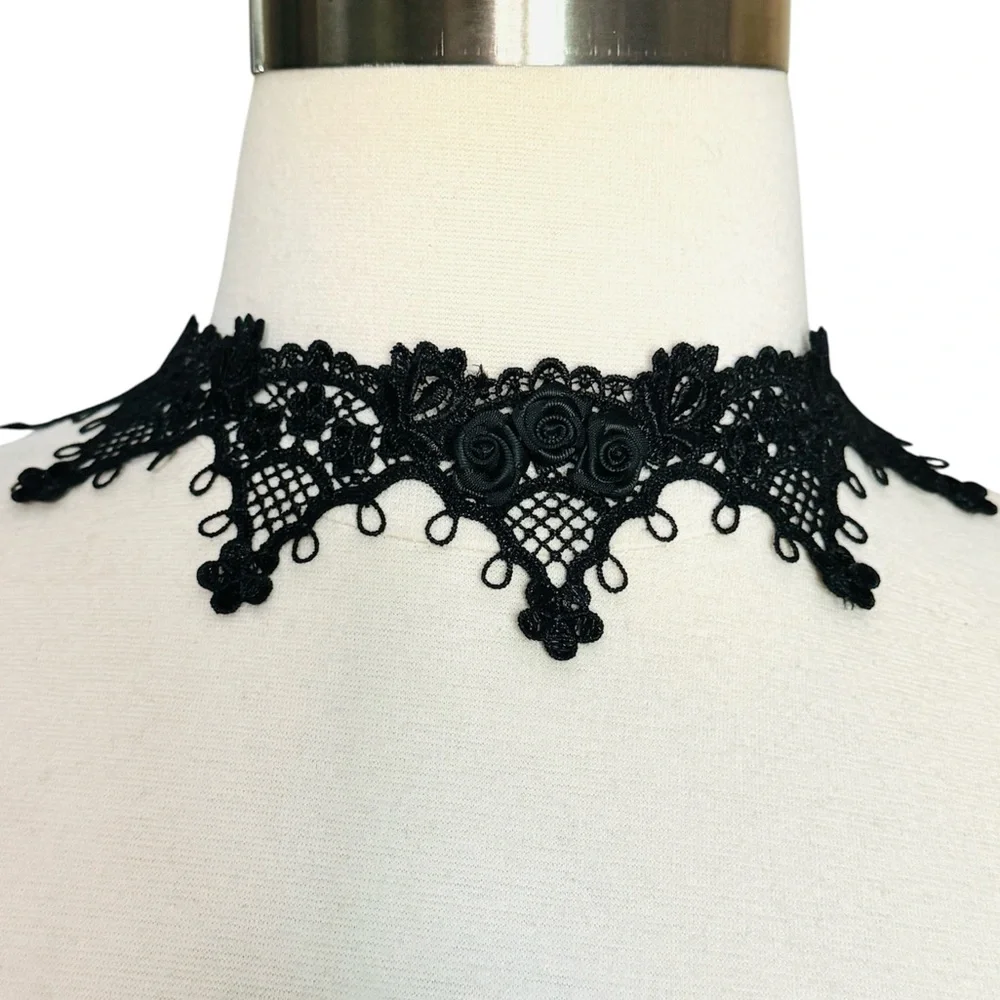 VINTAGE lace choker necklace wide Victorian floral goth costume black collar - Picture 5 of 6